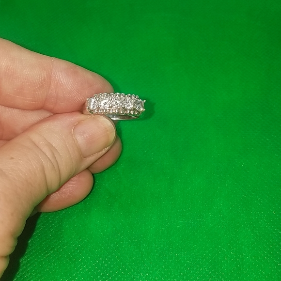 unknown Jewelry - Sterling silver 5 stone band